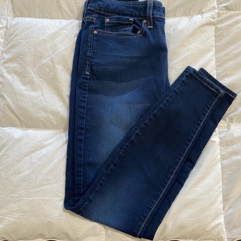 Levi’s Mid-Rise Skinny Jeans